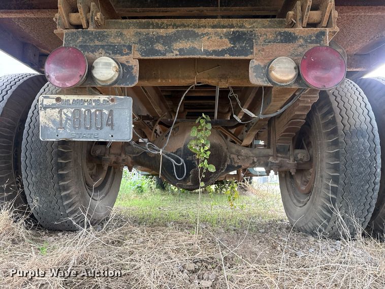 image for item FV2043 1976 Dodge D600 grain truck