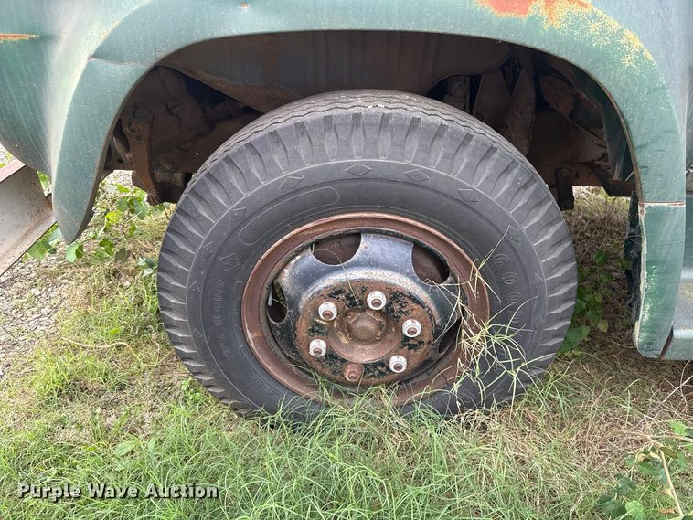 image for item FV2043 1976 Dodge D600 grain truck