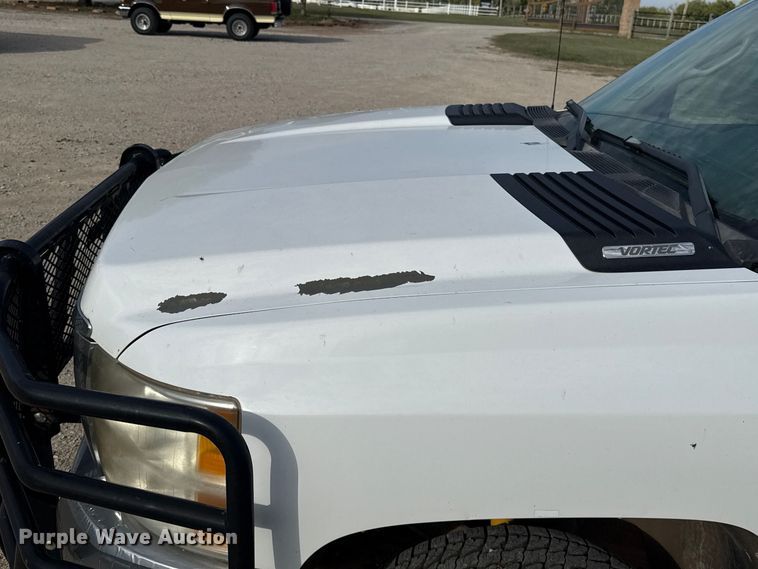 image for item FV2044 2010 Chevrolet Silverado 2500 Ext. Cab pickup truck