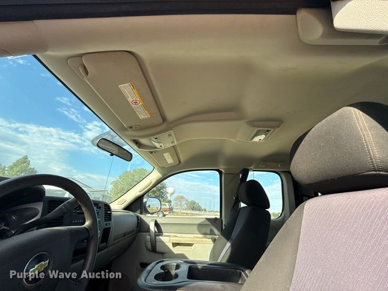image for item FV2044 2010 Chevrolet Silverado 2500 Ext. Cab pickup truck