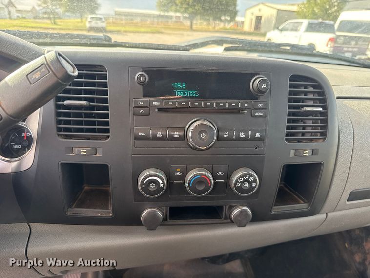 image for item FV2044 2010 Chevrolet Silverado 2500 Ext. Cab pickup truck