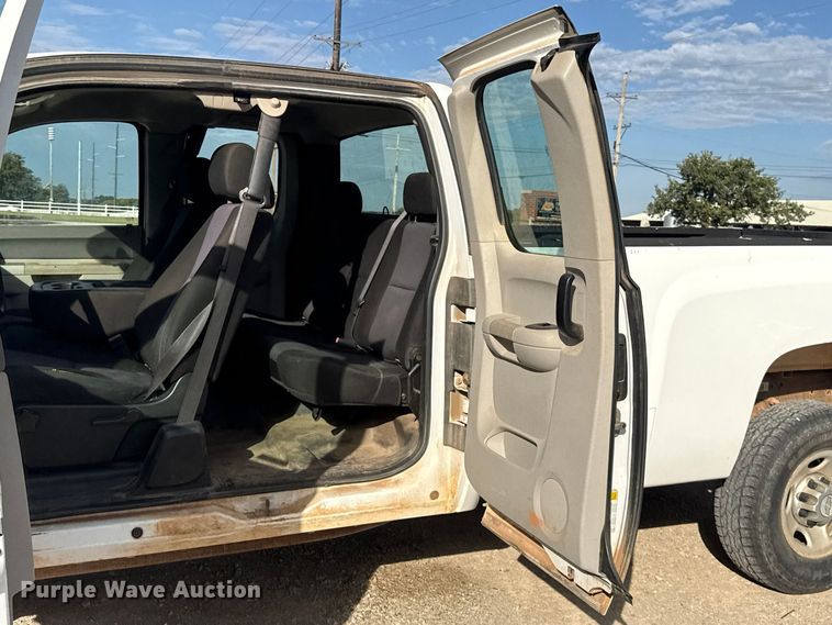 image for item FV2044 2010 Chevrolet Silverado 2500 Ext. Cab pickup truck