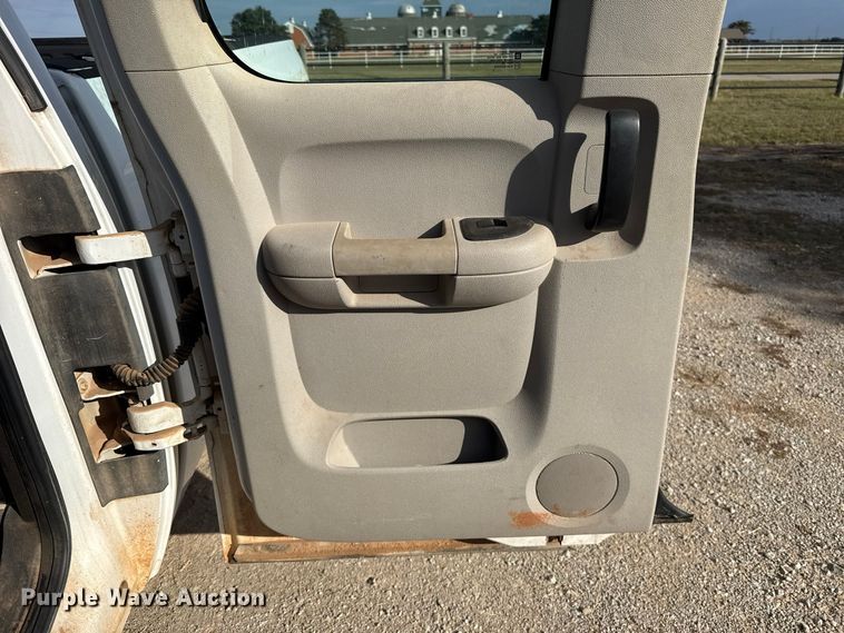 image for item FV2044 2010 Chevrolet Silverado 2500 Ext. Cab pickup truck