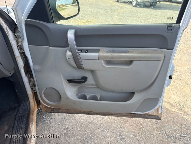 image for item FV2044 2010 Chevrolet Silverado 2500 Ext. Cab pickup truck