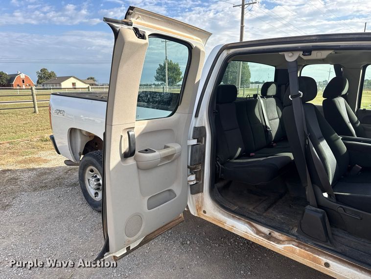 image for item FV2044 2010 Chevrolet Silverado 2500 Ext. Cab pickup truck