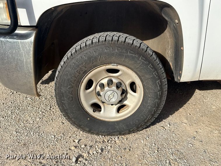 image for item FV2044 2010 Chevrolet Silverado 2500 Ext. Cab pickup truck