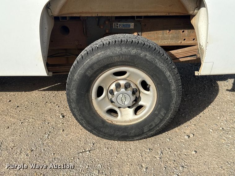 image for item FV2044 2010 Chevrolet Silverado 2500 Ext. Cab pickup truck