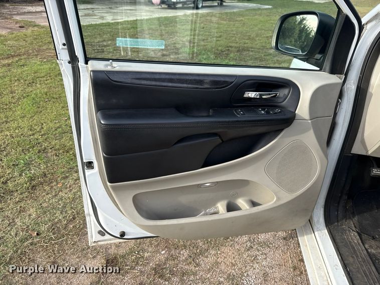 image for item FV2083 2017 Dodge Grand Caravan handicap accessible van