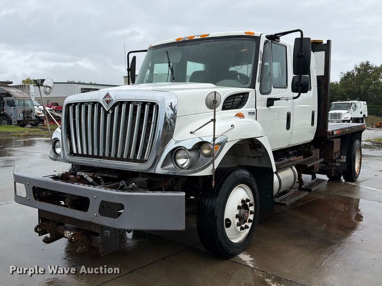 image for item NF9536 2012 International WorkStar 7300 Crew Cab flatbed truck