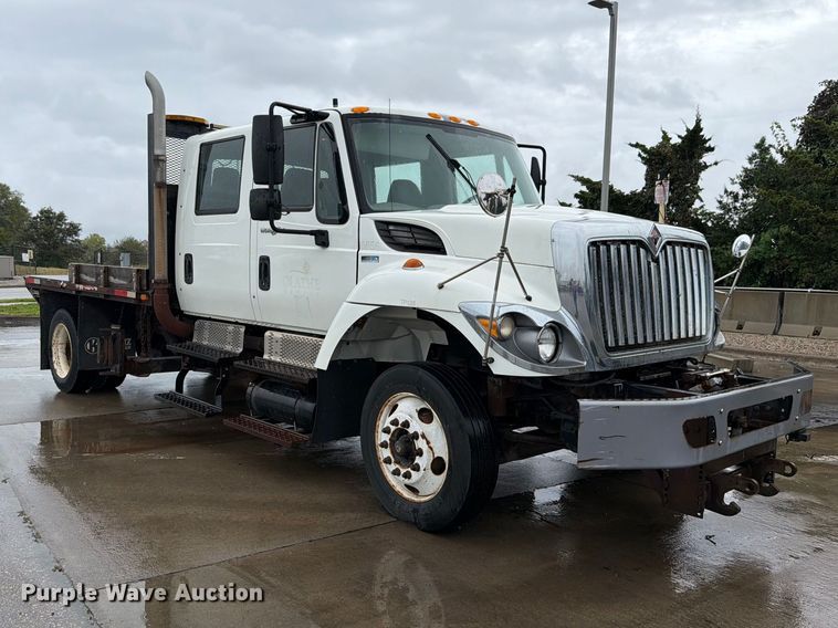 image for item NF9536 2012 International WorkStar 7300 Crew Cab flatbed truck