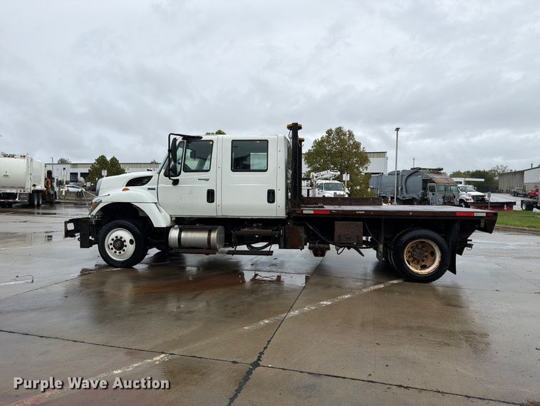 image for item NF9536 2012 International WorkStar 7300 Crew Cab flatbed truck