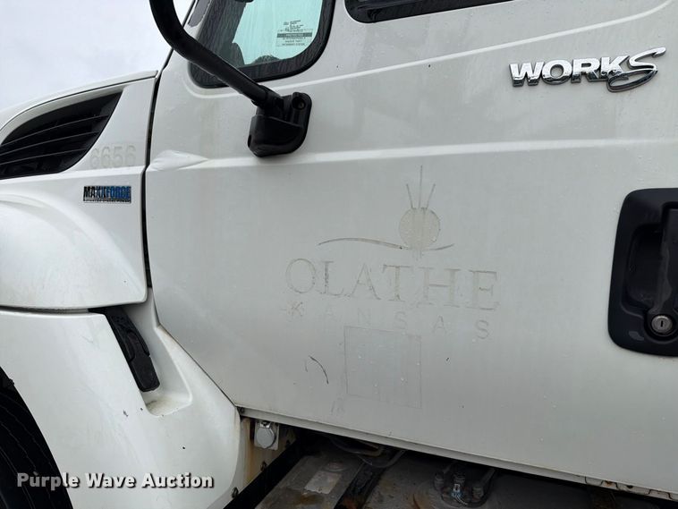 image for item NF9536 2012 International WorkStar 7300 Crew Cab flatbed truck