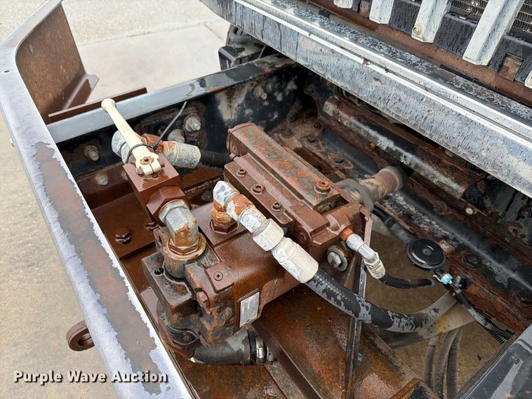 image for item NF9536 2012 International WorkStar 7300 Crew Cab flatbed truck