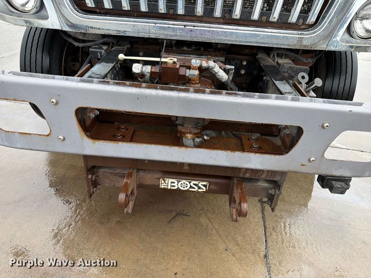 image for item NF9536 2012 International WorkStar 7300 Crew Cab flatbed truck