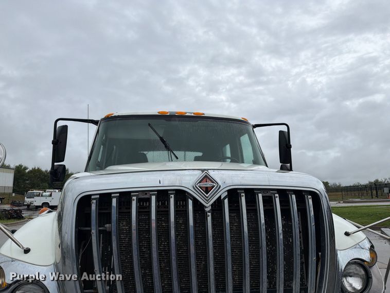 image for item NF9536 2012 International WorkStar 7300 Crew Cab flatbed truck