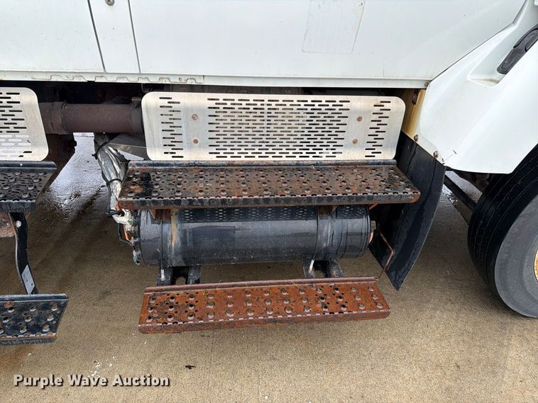 image for item NF9536 2012 International WorkStar 7300 Crew Cab flatbed truck