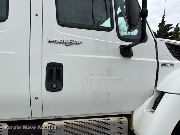 image for item NF9536 2012 International WorkStar 7300 Crew Cab flatbed truck