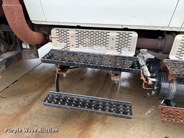image for item NF9536 2012 International WorkStar 7300 Crew Cab flatbed truck