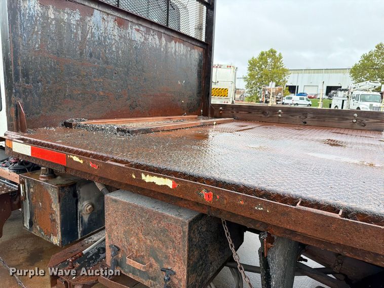 image for item NF9536 2012 International WorkStar 7300 Crew Cab flatbed truck