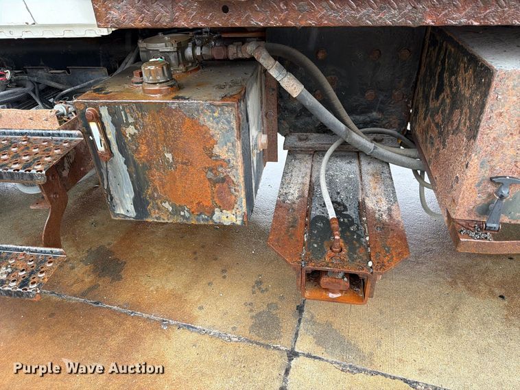 image for item NF9536 2012 International WorkStar 7300 Crew Cab flatbed truck