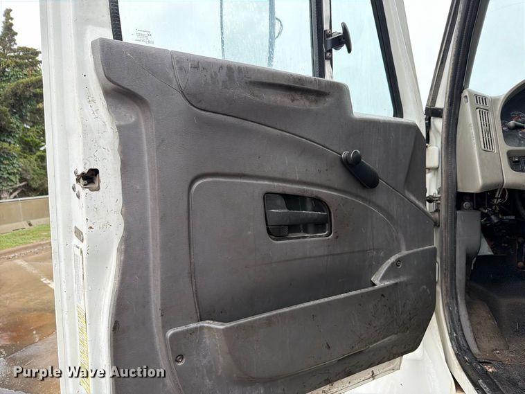 image for item NF9536 2012 International WorkStar 7300 Crew Cab flatbed truck