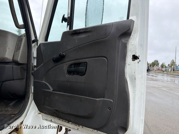 image for item NF9536 2012 International WorkStar 7300 Crew Cab flatbed truck