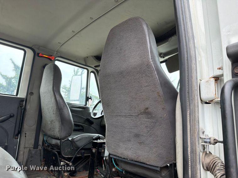 image for item NF9536 2012 International WorkStar 7300 Crew Cab flatbed truck