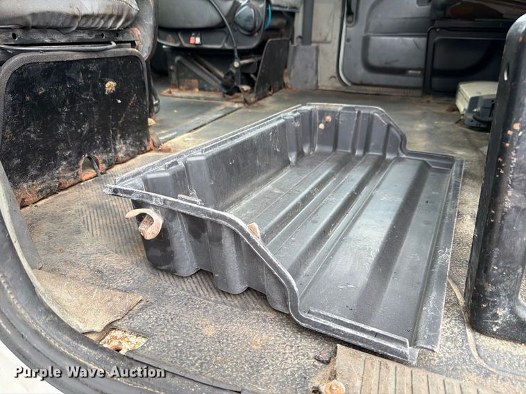 image for item NF9536 2012 International WorkStar 7300 Crew Cab flatbed truck
