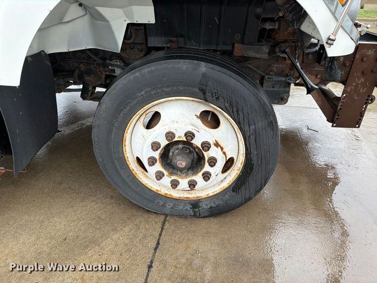 image for item NF9536 2012 International WorkStar 7300 Crew Cab flatbed truck