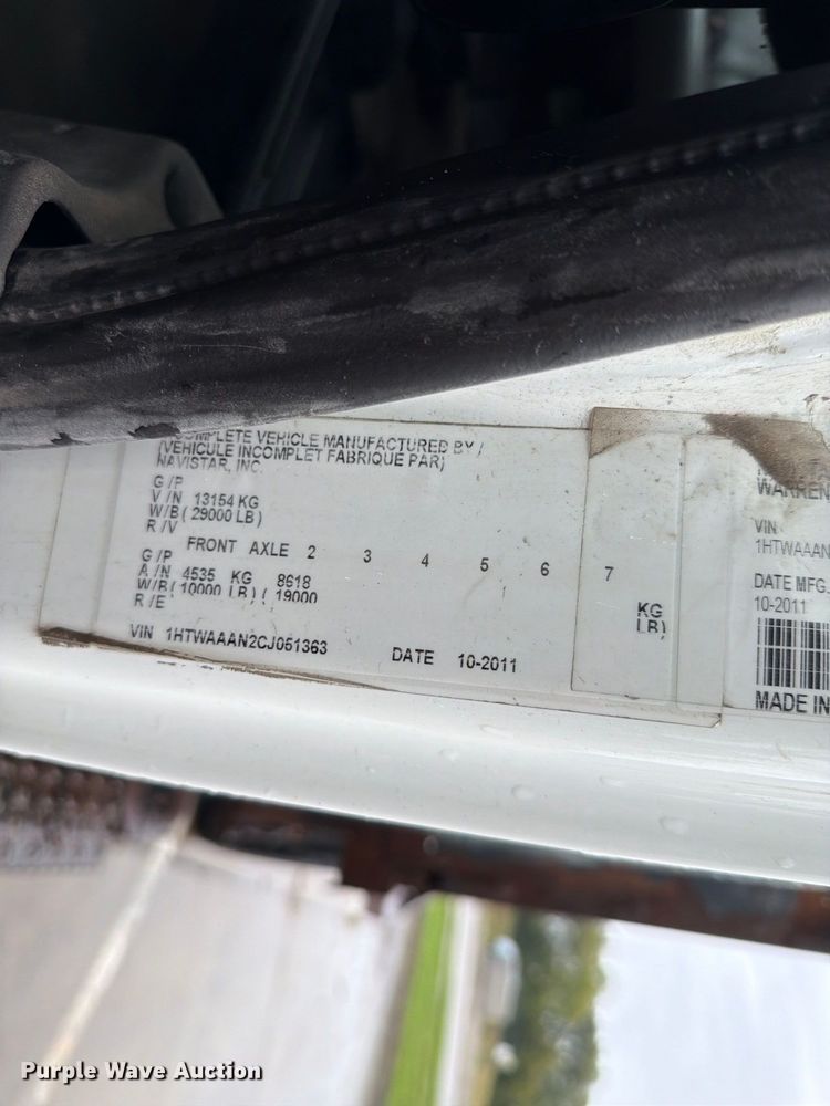 image for item NF9536 2012 International WorkStar 7300 Crew Cab flatbed truck