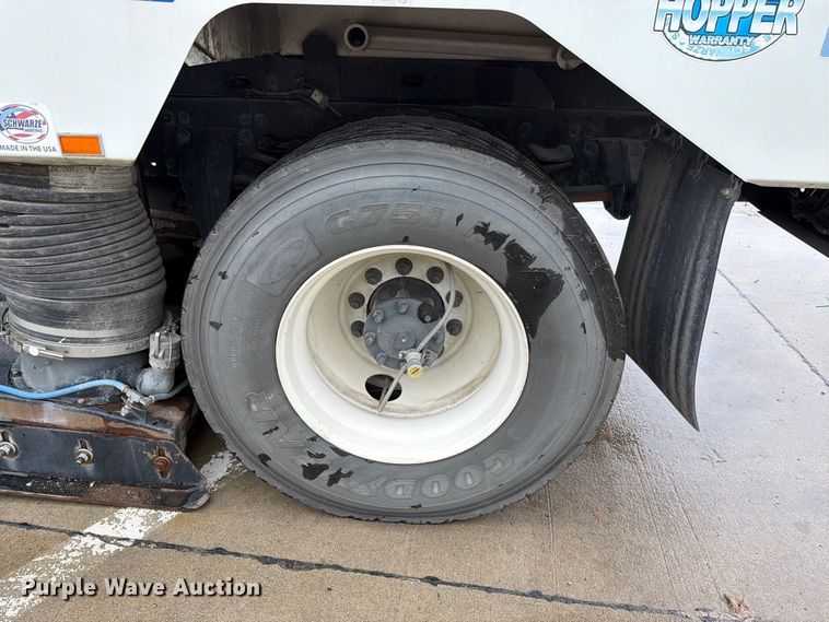 image for item NF9537 2020 Freightliner Business Class M2 street sweeper truck