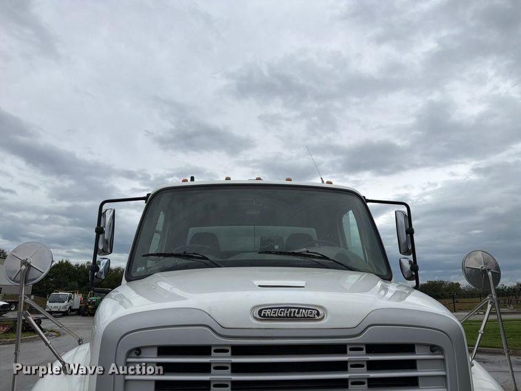 image for item NF9540 2020 Freightliner Business Class M2 street sweeper truck