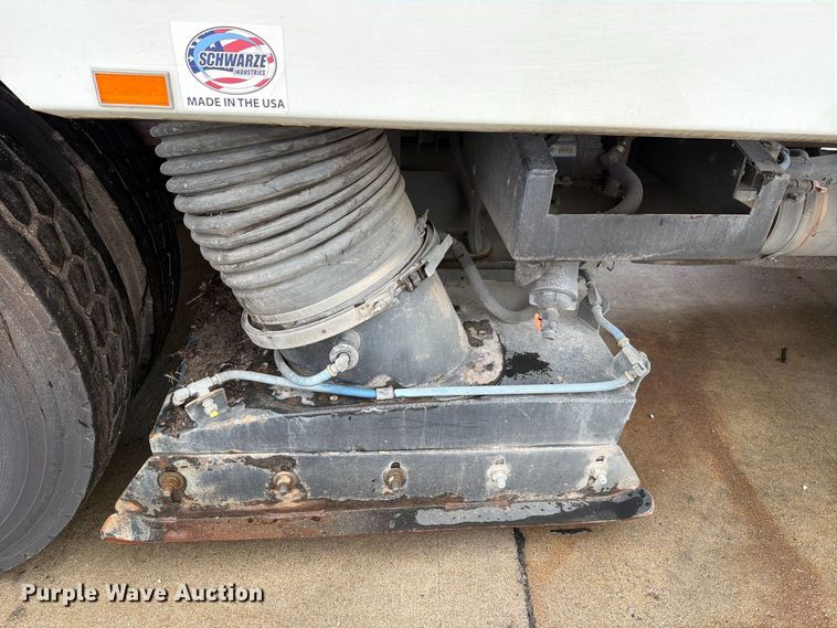 image for item NF9540 2020 Freightliner Business Class M2 street sweeper truck