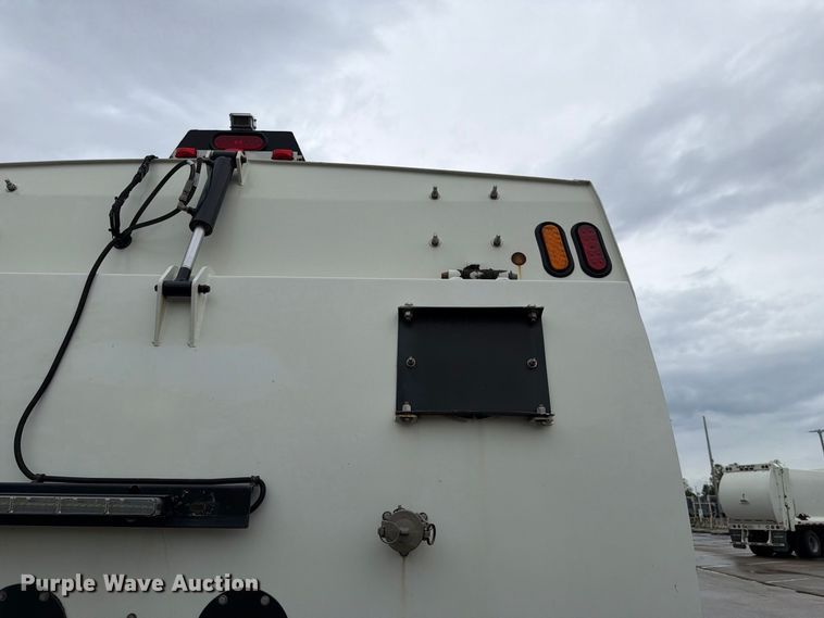 image for item NF9540 2020 Freightliner Business Class M2 street sweeper truck