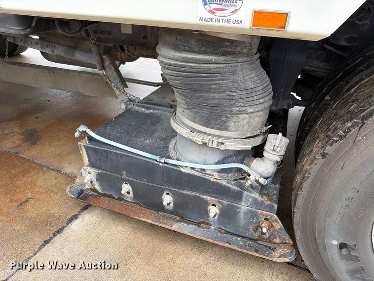 image for item NF9540 2020 Freightliner Business Class M2 street sweeper truck