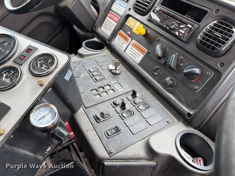 image for item NF9540 2020 Freightliner Business Class M2 street sweeper truck