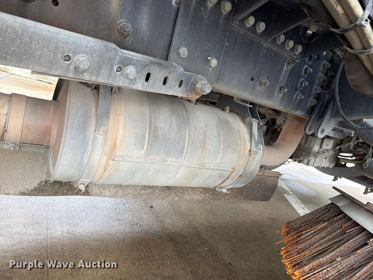 image for item NF9540 2020 Freightliner Business Class M2 street sweeper truck