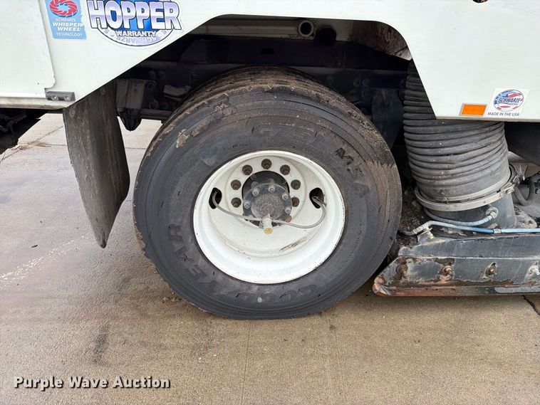 image for item NF9540 2020 Freightliner Business Class M2 street sweeper truck