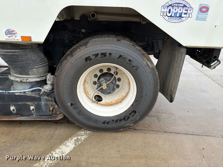 image for item NF9540 2020 Freightliner Business Class M2 street sweeper truck