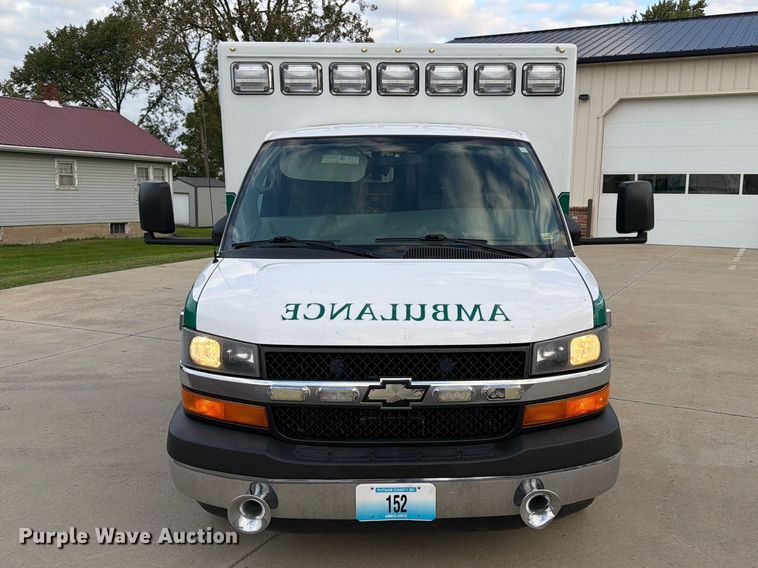 image for item OE9722 2010 Chevrolet Express 4500 ambulance