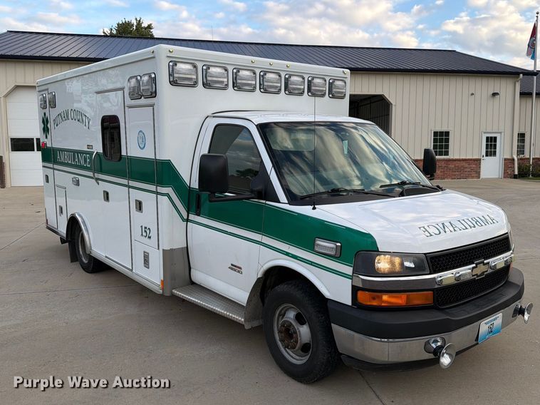 image for item OE9722 2010 Chevrolet Express 4500 ambulance