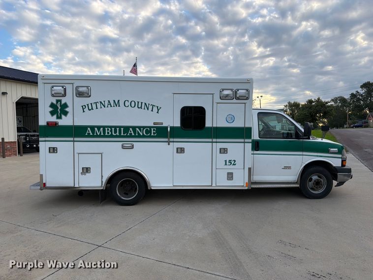 image for item OE9722 2010 Chevrolet Express 4500 ambulance
