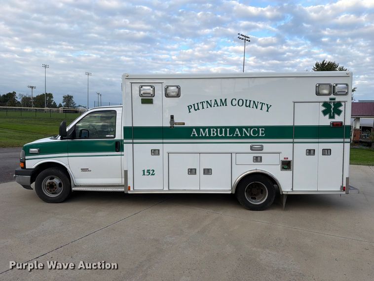 image for item OE9722 2010 Chevrolet Express 4500 ambulance