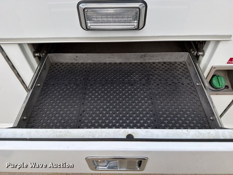 image for item OE9722 2010 Chevrolet Express 4500 ambulance