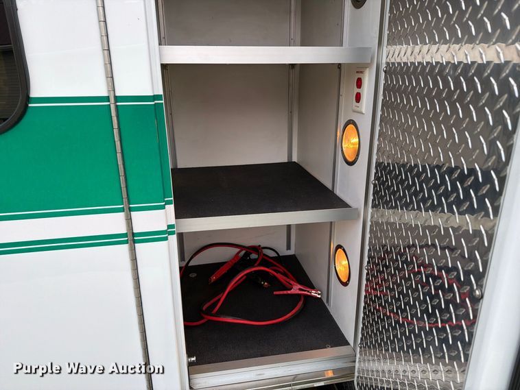 image for item OE9722 2010 Chevrolet Express 4500 ambulance