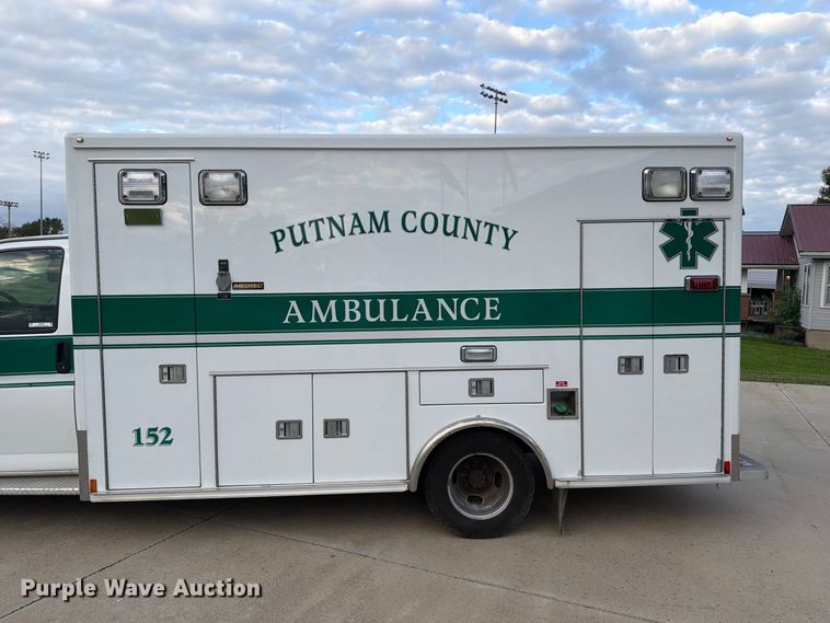 image for item OE9722 2010 Chevrolet Express 4500 ambulance