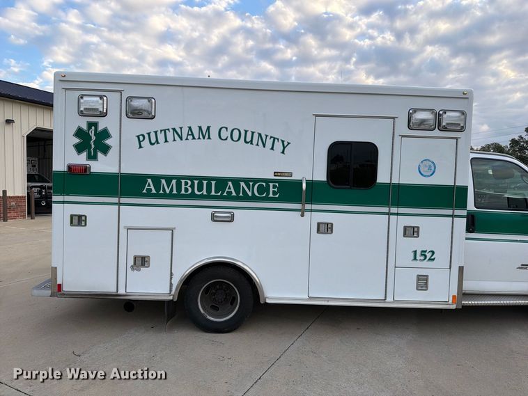 image for item OE9722 2010 Chevrolet Express 4500 ambulance