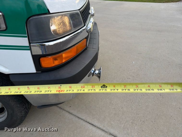 image for item OE9722 2010 Chevrolet Express 4500 ambulance