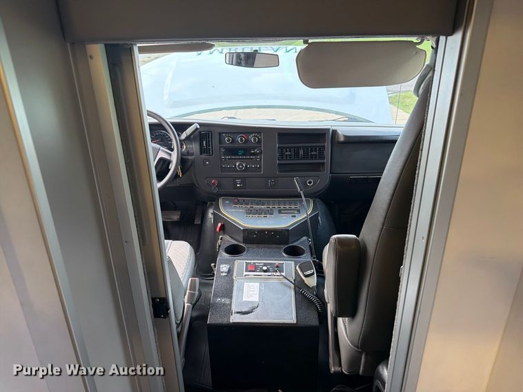 image for item OE9722 2010 Chevrolet Express 4500 ambulance