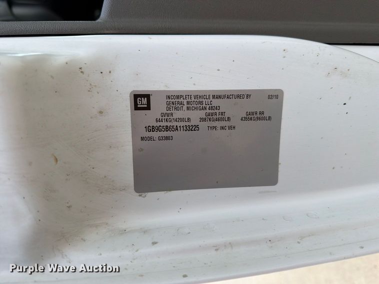 image for item OE9722 2010 Chevrolet Express 4500 ambulance